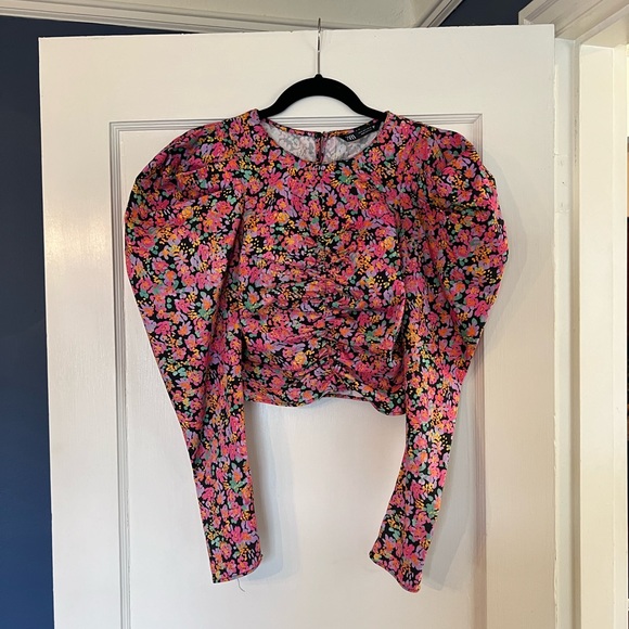 Zara puff sleeve top with mini skirt.  Pink floral size small - Picture 3 of 4